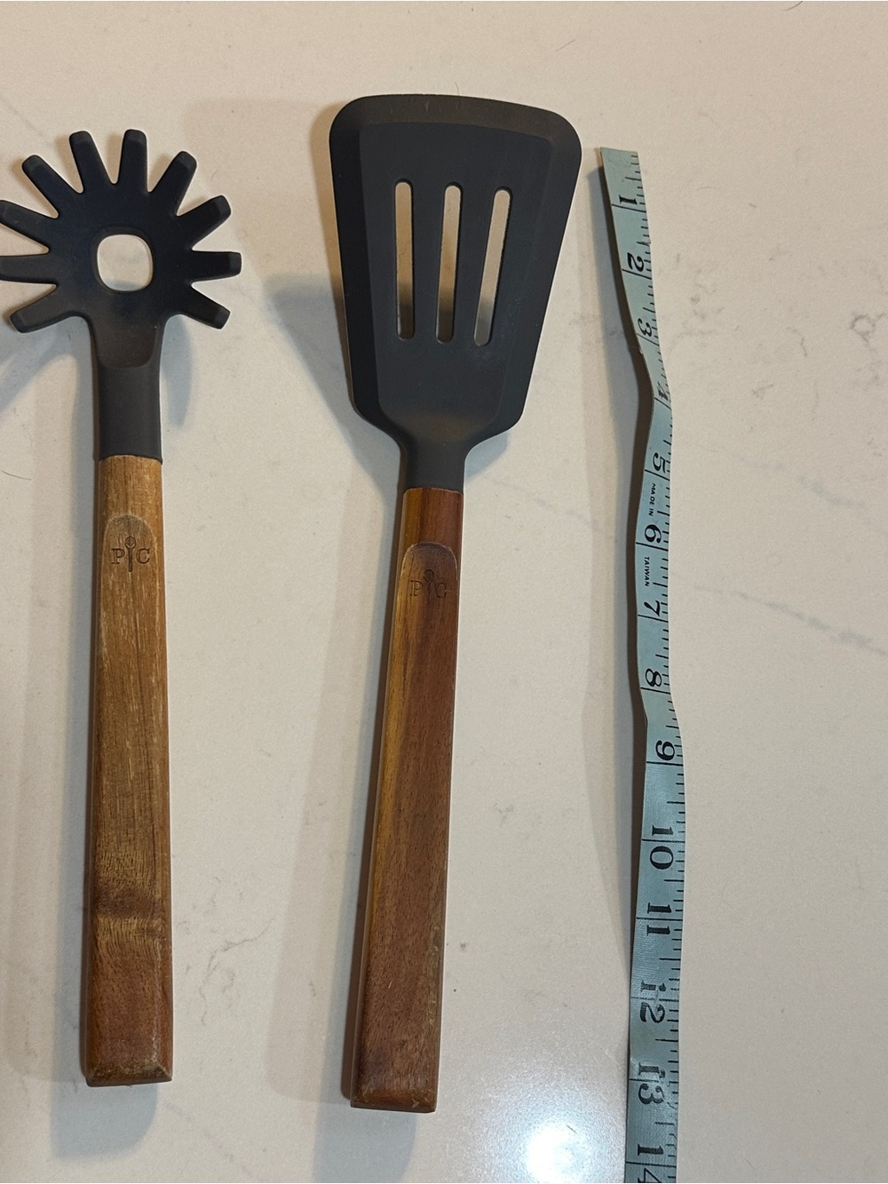 Pampered Chef Pasta Fork and Turner Set Durable Matte Black Silicone Head Acacia - Picture 3 of 4